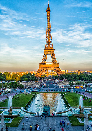 Eiffel Tower at dusk