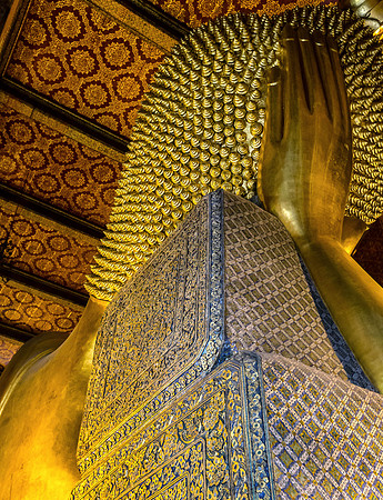 Reclining Buddha - Wat Pho - Temple of the Reclining Buddha - Bangkok, Thailand