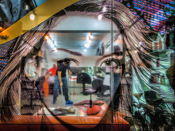 Salon Closing in Buenos Aires