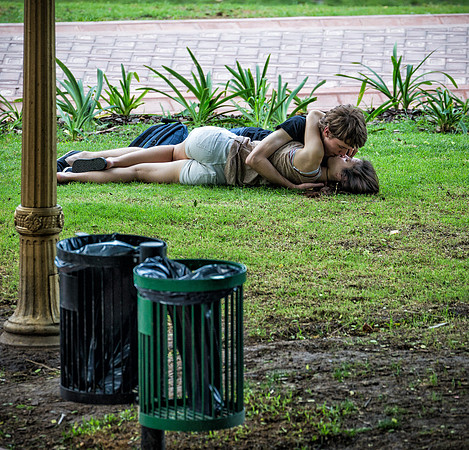 Lovers in the park - Buenos Aires