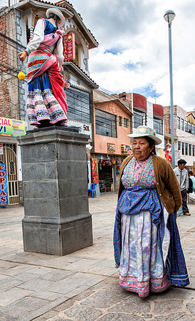 Peru - market day in the Andes high plains
