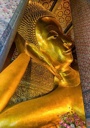 Reclining Buddha - Wat Pho - Temple of the Reclining Buddha - Bangkok, Thailand