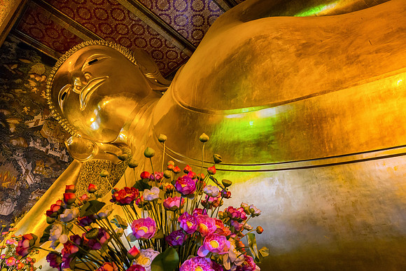Reclining Buddha - Wat Pho - Temple of the Reclining Buddha - Bangkok, Thailand